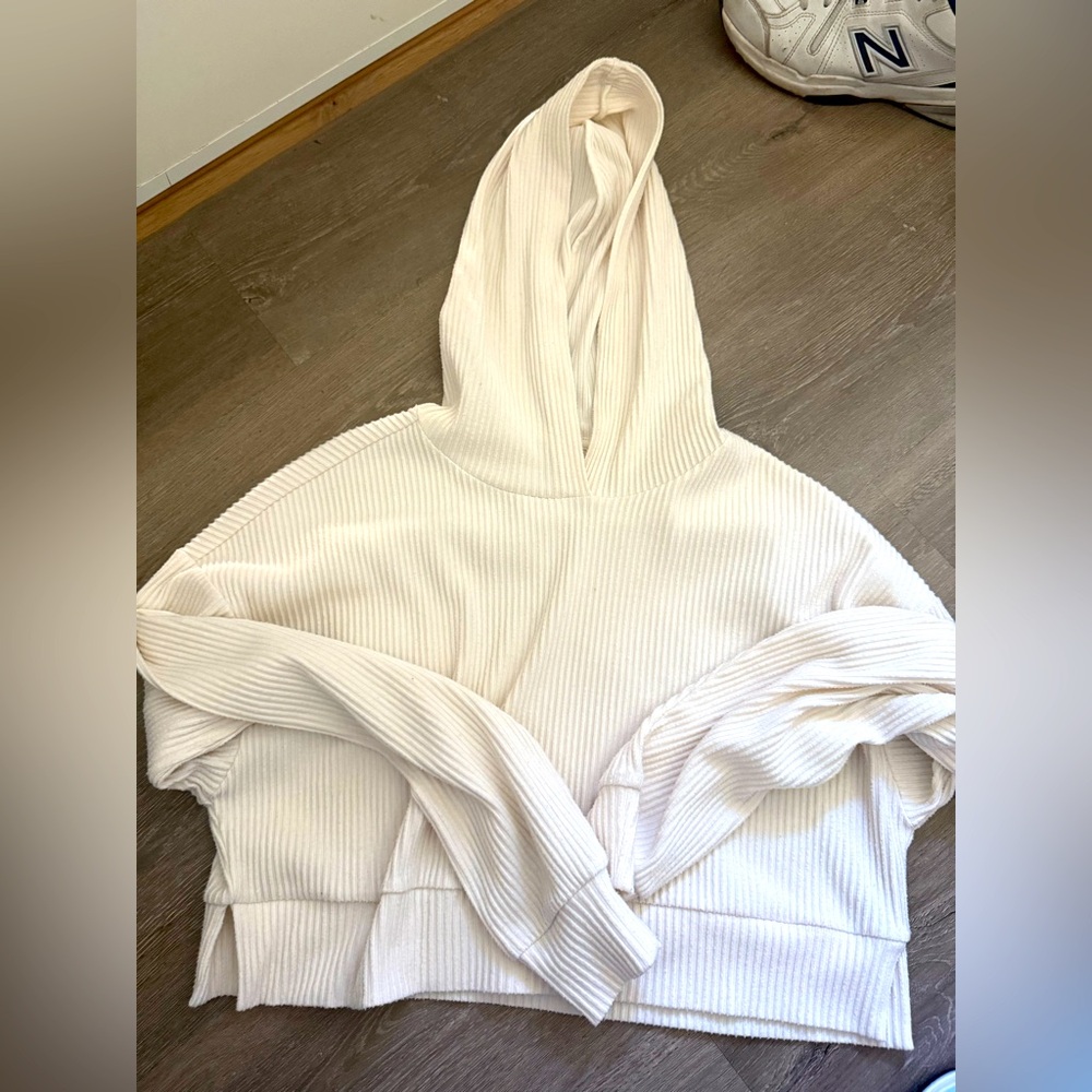 Alo Yoga Crop Sweater